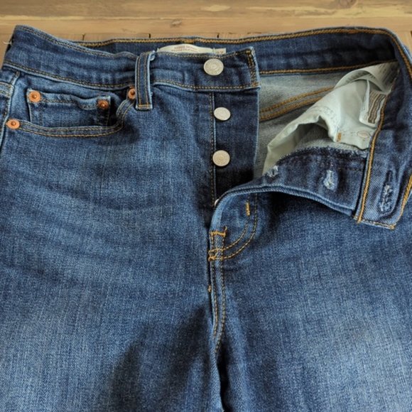 Levi’s Wedgie Skinny Raw Hem High Rise Jeans - Picture 6 of 12